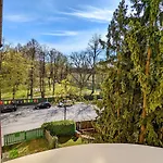 Bright And Comfortable Unit Across From Messe Lägenhet *