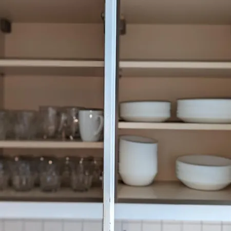 Bright And Comfortable Unit Across From Messe Lejlighed