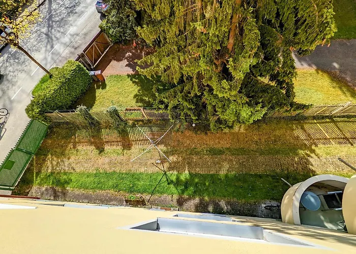 Bright And Comfortable Unit Across From Messe Apartment *