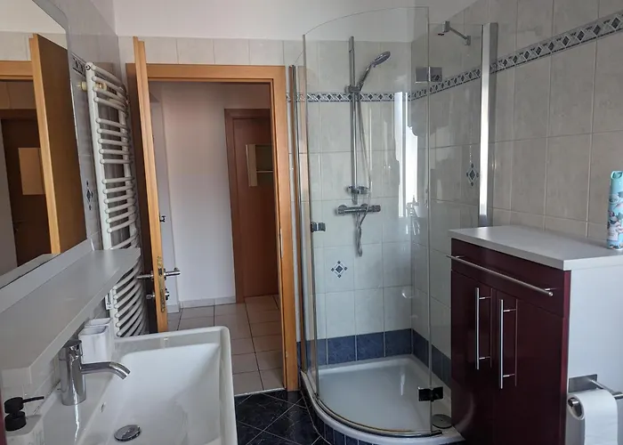 Bright And Comfortable Unit Across From Messe