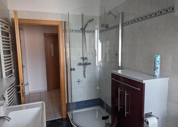 Bright And Comfortable Unit Across From Messe * Wels