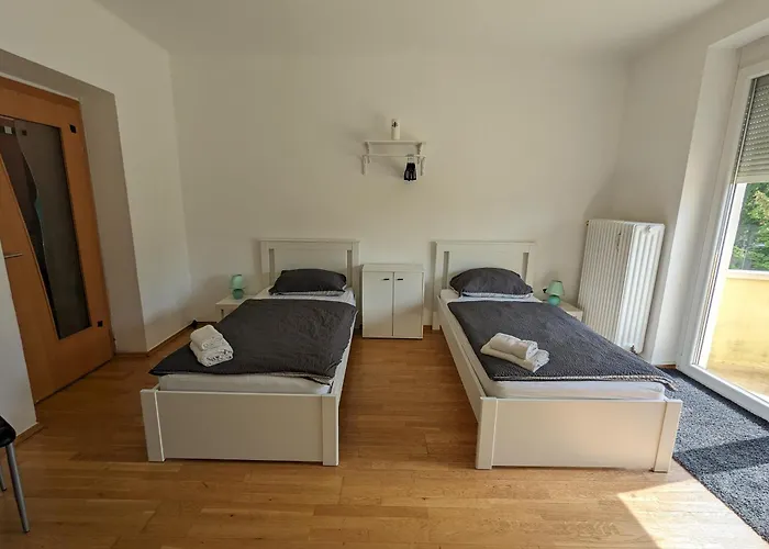 Bright And Comfortable Unit Across From Messe