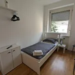 Bright And Comfortable Unit Across From Messe Wels