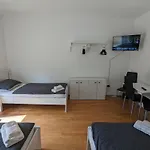 Bright And Comfortable Unit Across From Messe * Wels