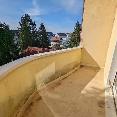 Bright And Comfortable Unit Across From Messe Apartment *