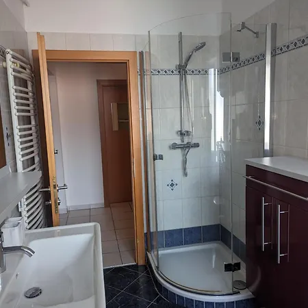 Bright And Comfortable Unit Across From Messe