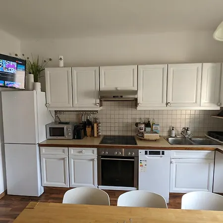 Apartment Bright And Comfortable Unit Across From Messe