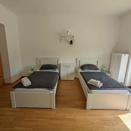 Bright And Comfortable Unit Across From Messe
