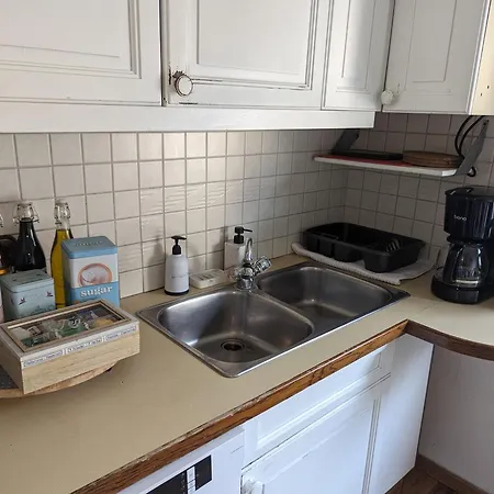 Bright And Comfortable Unit Across From Messe *
