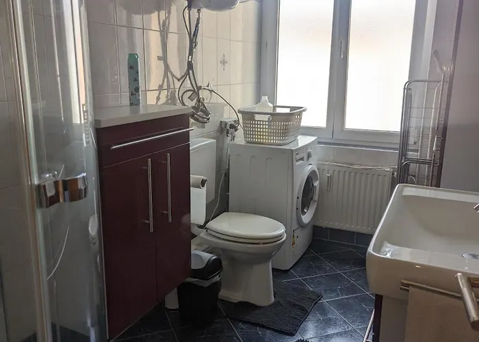 Bright And Comfortable Unit Across From Messe